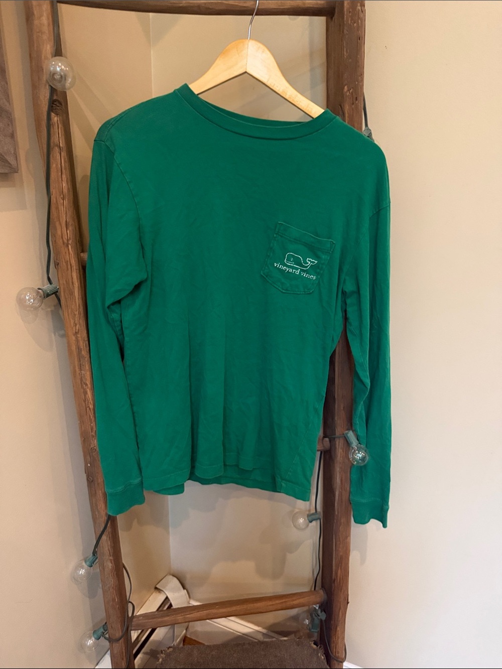 Vineyard Vines mens Long-Sleeve Pocket Tee in Kelly Green